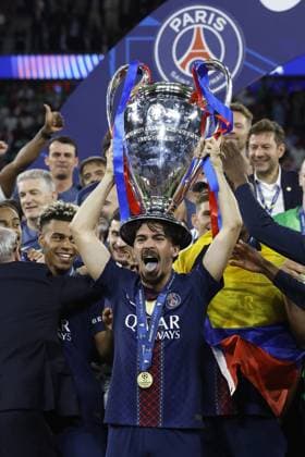 BUDAPEST - Vitinha of Paris Saint-Germain with the UEFA Champions League trophy, Coupe des clubs Champions Europeens after the UEFA Champions League final between Paris Saint-Germain and Arsenal FC at Puskas ArÃ na on May 30, 2026, Budapest, Hungary. MAURICE VAN STEEN ANP UEFA Champions League Final 2026 2025-2026 xVIxANPxSportx xMauricexvanxSteenxIVx 559697664 originalFilename: 559697664.jpg