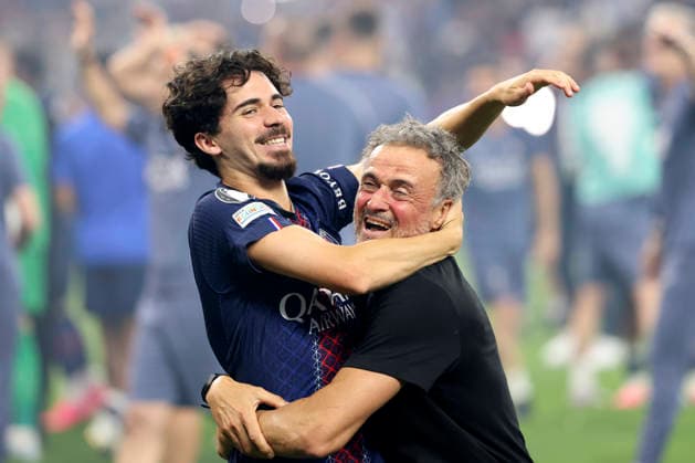 Paris Saint-Germain v Arsenal FC - UEFA Champions League Final 2026 Vitinha of Paris Saint-Germain and Luis Enrique, head coach of Paris Saint-Germain celebrate after winning the UEFA Champions League Final 2026 match between Paris Saint-Germain and Arsenal FC at Puskas Arena on May 30, 2026 in Budapest, Hungary. WARNING! This Photograph May Only Be Used For Newspaper And Or Magazine Editorial Purposes. May Not Be Used For Publications Involving 1 player, 1 Club Or 1 Competition Without Written Authorisation From Football DataCo Ltd. For Any Queries, Please Contact Football DataCo Ltd on +44 (0) 207 864 9121 Budapest Puskas Arena Hungary Hungary Copyright: xAllstarxPicturexLibraryxLtdx