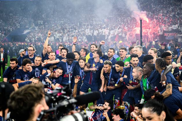 260530 Players of Paris Saint Germain celebrate after the UEFA Champions League final match between Paris Saint Germain and Arsenal on May 30, 2026 in Budapest Photo Maxim Thore BILDBYRAN kod MT MT1056 fotboll football soccer fotball uefa champions league champions league paris saint germain arsenal bbeng jubel  Copyright: MAXIMxTHORE BB260530MT248