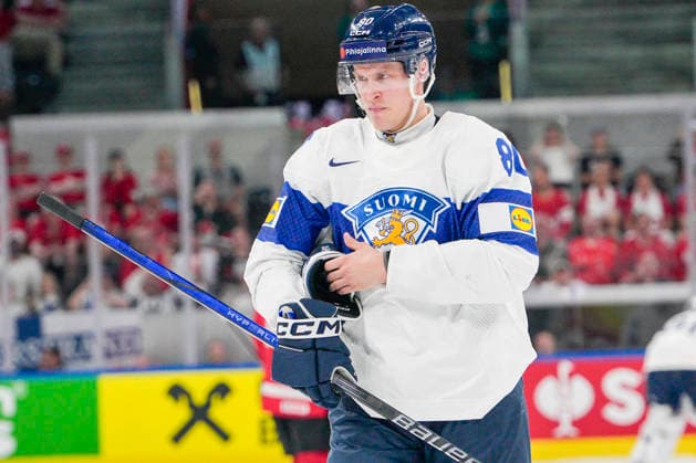 ZURICH, SWITZERLAND MAY 30 Saku Maenalanen of Finland during the 2026 IIHF Ice Hockey World Championship Switzerland game between Canada and Finland at Swiss Life Arena on May 30, 2026 in Zurich, Zurich Zurich Swiss Life Arena Zurich Switzerland Copyright: xJustPictures.ch JarixPestelaccix jp-en-EuSpIm-JP6_JAR_Canada_Finland_30May2026_00162