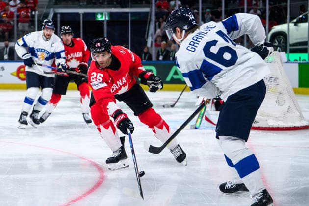 260530 Darnell Nurse of Canada and Mikael Granlund of Finland during the 2026 IIHF Ice Hockey World Championship semifinal match between Canada and Finland on May 30, 2026 in Zürich Photo Jesper Zerman BILDBYRAN kod JZ JZ0738 ishockey ice hockey ishockey vm 2026 vm 2026 iihf world championship semifinal semifinals kanada canada finland bbeng  Copyright: JESPERxZERMAN BB260530JZ127