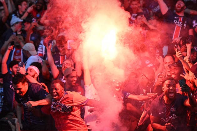 Champions League PSG winning over Arsenal celebration in Paris - FA Paris Saint-Germain’s supporters celebrate the win during a live diffusion of the UEFA Champions League final football match between Paris Saint-Germain and Arsenal FC in Budapest, at the Parc des Princes Stadium in Paris on May 30, 2026. Photo by Firas Abdullah ABACAPRESS.COM Paris Ile-de-France France  Copyright: xAbdullahxFiras ABACAx