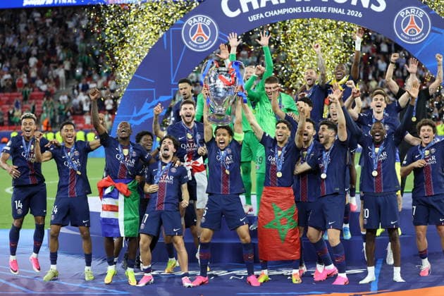 Paris Saint-Germain v Arsenal FC - UEFA Champions League Final 2026 Marquinhos of Paris Saint-Germain and team-mates celebrate with the European Cup TROPHY after winning the UEFA Champions League Final 2026 match between Paris Saint-Germain and Arsenal FC at Puskas Arena on May 30, 2026 in Budapest, Hungary. WARNING! This Photograph May Only Be Used For Newspaper And Or Magazine Editorial Purposes. May Not Be Used For Publications Involving 1 player, 1 Club Or 1 Competition Without Written Authorisation From Football DataCo Ltd. For Any Queries, Please Contact Football DataCo Ltd on +44 (0) 207 864 9121 Budapest Puskas Arena Hungary Hungary Copyright: xAllstarxPicturexLibraryxLtdx