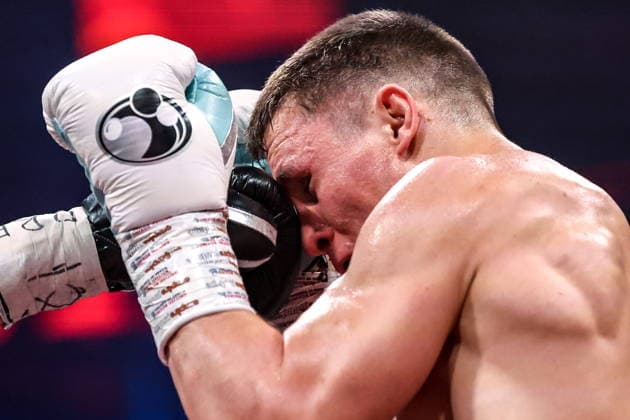 RUSSIA, YEKATERINBURG - MAY 31, 2026: Germany s Michael Eifert fights against Russia s Dmitry Bivol in their main event bout over the IBF and WBA World Light Heavyweight Champion titles as part of an RCC Boxing event at the UGMK Arena RCC Boxing Event In Yekaterinburg, Russia  - ZUMAt113 20260531_zaa_t113_003 Copyright: xDonatxSorokinx