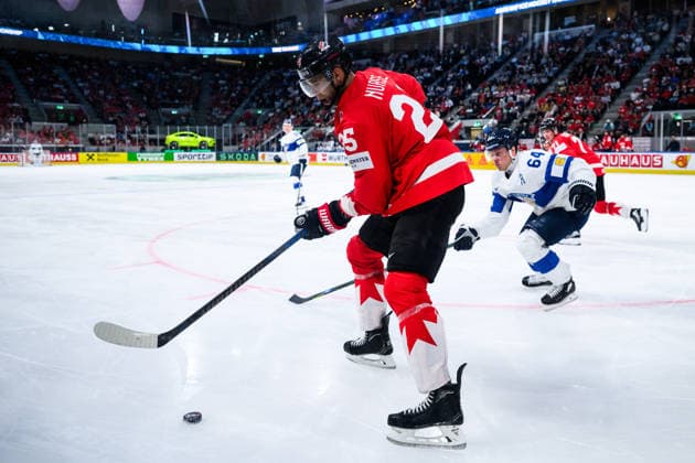 260530 Darnell Nurse of Canada and Mikael Granlund of Finland during the 2026 IIHF Ice Hockey World Championship semifinal match between Canada and Finland on May 30, 2026 in Zürich Photo Jesper Zerman BILDBYRAN kod JZ JZ0738 ishockey ice hockey ishockey vm 2026 vm 2026 iihf world championship semifinal semifinals kanada canada finland bbeng  Copyright: JESPERxZERMAN BB260530JZ133