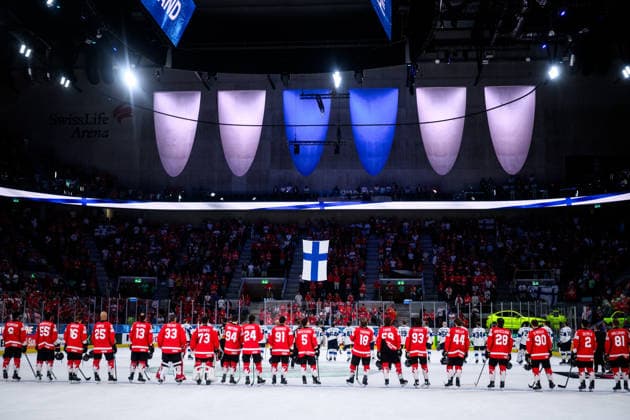 260530 Players of Canada and of Finland after the 2026 IIHF Ice Hockey World Championship semifinal match between Canada and Finland on May 30, 2026 in Zürich Photo Jesper Zerman BILDBYRAN kod JZ JZ0738 ishockey ice hockey ishockey vm 2026 vm 2026 iihf world championship semifinal semifinals kanada canada finland bbeng  Copyright: JESPERxZERMAN BB260530JZ142