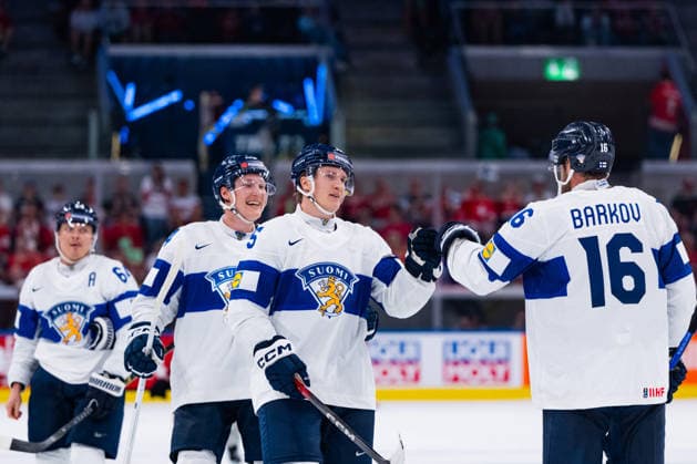 ZURICH, SWITZERLAND - MAY 30: Aleksander Barkov (Finland, 16) and Anton Lundell (Finland, 15) checking during the Half Finals - Match 62 between Canada and Finland at the IIHF Ice hockey, Eishockey World Championship, WM, Weltmeisterschaft 2026, Swiss Life Arena on May 30, 2026 in Zurich, Switzerland. Zurich Switzerland Copyright: xTimoxSteinx