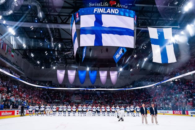 ZURICH, SWITZERLAND - MAY 30: Winning ceremony after the Half Finals - Match 62 between Canada and Finland at the IIHF Ice hockey, Eishockey World Championship, WM, Weltmeisterschaft 2026, Swiss Life Arena on May 30, 2026 in Zurich, Switzerland. Zurich Switzerland Copyright: xTimoxSteinx