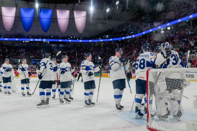 ZURICH, SWITZERLAND MAY 30 Finland celebrates victory and access to the Gold medal game during the 2026 IIHF Ice Hockey World Championship Switzerland game between Canada and Finland at Swiss Life Arena on May 30, 2026 in Zurich, Zurich Zurich Swiss Life Arena Zurich Switzerland Copyright: xJustPictures.ch JarixPestelaccix jp-en-EuSpIm-JP6_JAR_Canada_Finland_30May2026_00240