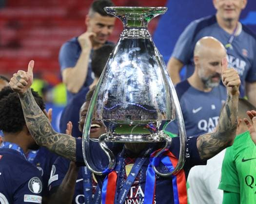 UEFA Champions League Final 2026 - Paris Saint Germain v Arsenal BUDAPEST, HUNGARY, MAY 30: Lucas Hernandez of Paris Saint-Germain holds aloft the UEFA Champions League trophy in celebration after winning the 2026 UEFA Champions League Final during the UEFA Champions League Final 2026 match between Paris Saint Germain v Arsenal at Puskas Arena, Budapest, Hungary, on 30 May. (Photo by Daniel Weir) Budapest Puskas Arena Hungary Copyright: xDanielxWeir SportsxPressxPhotox Sportspressphoto_SPR157448