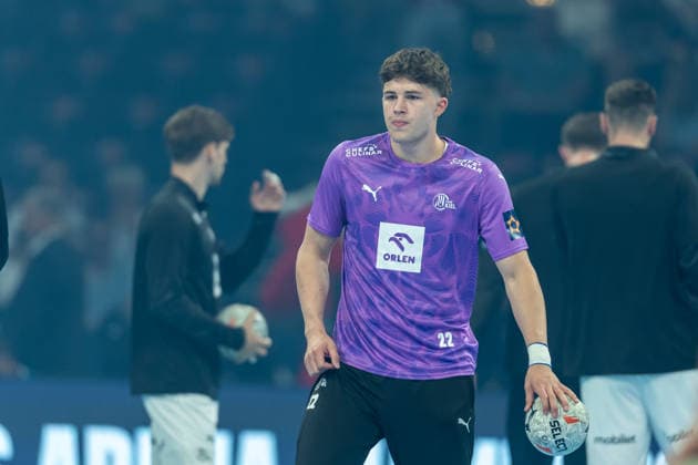 Rasmus Ankermann THW Kiel looks on during the handball semi final of the Winamax EHF Finals 2026 between Montpellier Handball and THW Kiel at Barclays Arena on May 30, 2026 in Hamburg, Germany