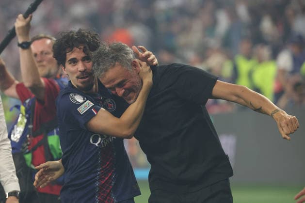 30 05 2026, xzstx, Football UEFA Champions League Final 2026, Paris St Germain FC Arsenal London v l Vitinha Paris, 17 Luis Enrique Paris, coach celebrating the victory, cheering after the match DFL DFB REGULATIONS PROHIBIT ANY USE OF PHOTOGRAPHS as IMAGE SEQUENCES and or QUASI VIDEO Budapest