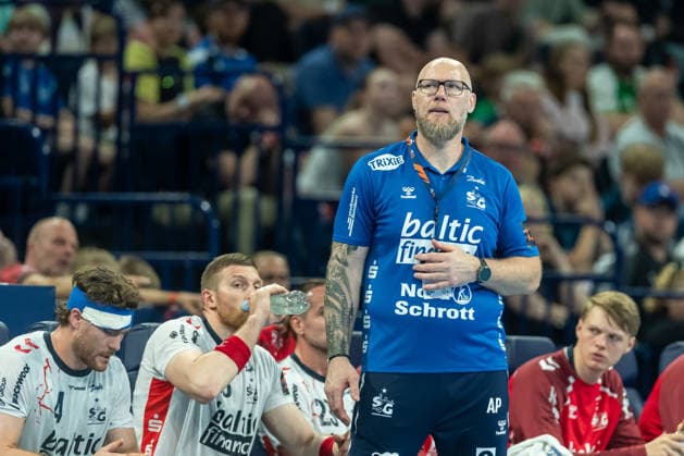 Coach Ales Pajovic SG Flensburg Handewitt looks on during the handball semi final of the Winamax EHF Finals 2026 between MT Melsungen and SG Flensburg Handewitt at Barclays Arena on May 30, 2026 in Hamburg, Germany