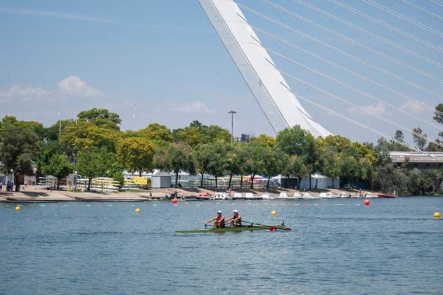 Seville, Spain. 30 May 2026. Rowers San Tung Lam and Tik Lun Chan (Hong Kong) crossing the finish line in first place with the Alamillo bridge in the background during the LM2x Lightweight Men s Double Sculls Final A Race at the World Rowing Cup 1 2026 at CEAR La Cartuja. Copyright: xDavidxSarmientox xVWPicsx DSG-0864
