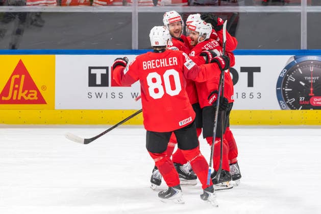 From left to right Nicolas Baechler, Christian Marti, Christoph Bertschy, SUI, cheering at 1 0, Switzerland Norway, semi-final, Ice Hockey World Championship, Zurich 30 05 2026