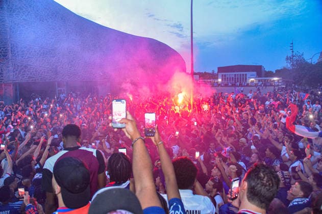 FOOTBALL : Diffusion du match Paris Saint Germain vs Arsenal FC - Ligue des Champions - Finale - 30 05 2026 Supporters du Paris SG apres le match autour du Parc des Princes ParisFrance  Copyright: xBaptistexAutissierx