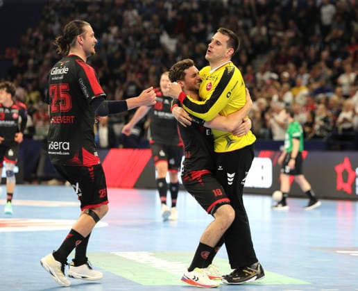 photo Cheering after the final whistle by the players from Melsungen , here goalkeeper Nebojsa SIMIC celebrates with Florian DROSTEN and left Olle Forsell Schefvert Handball Men on Sat 30 05 2026 Mens EHF European League , Final Four in Hamburg SG Flensburg Melsungen, Semifinal