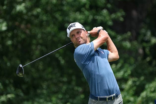 FORT WORTH, TX - MAY 30: Eric Cole (USA) hits from the 12th tee during the third round of the Charles Schwab Challenge on May 30, 2026 at Colonial Country Club in Fort Worth, TX. (Photo by George Walker Icon Sportswire) GOLF: MAY 30 PGA, Golf Herren Charles Schwab Challenge EDITORIAL USE ONLY Icon26053060