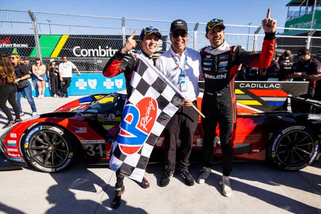 AUTO - IMSA - DETROIT SPORTS CAR CLASSIC 2026 31 AITKEN Jack (gbr), BAMBER Earl (nzl), Cadillac Whelen, Cadillac V-Series.R, celebrates their win with REUSS Mark, President of General Motors, portrait during the Chevrolet Detroit Sports Car Classic, 5th round of the 2026 2026 IMSA SportsCar Championship, on the Streets of Detroit, from May 29 to 31, 2026 in Detroit, Michigan, United States of America - DetroitUnited States Copyright: xJULIENxDELFOSSEx