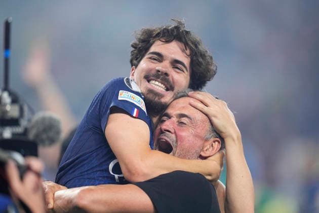 May 30, 2026, Budapest, Budapest, Hungary: Luis Enrique, head coach of Paris Saint Germain, and Vitinha of Paris Saint Germain celebrate the victory during the UEFA Champions League Final 2026 match between Paris Saint-Germain and Arsenal FC at Puskas Arena on May 30, 2026 in Budapest, Hungary. Budapest Hungary - ZUMAa181 20260530_zaa_a181_187 Copyright: xDennisxAgyemanx