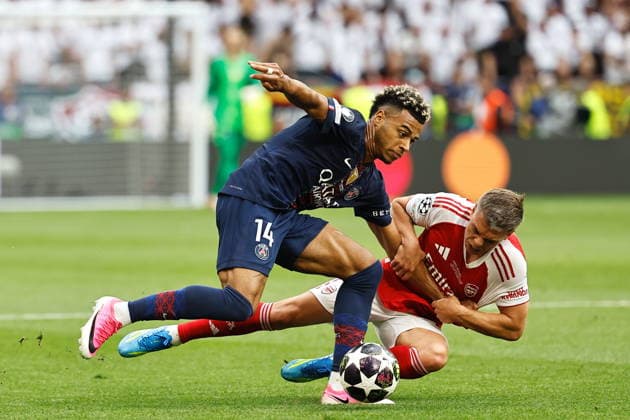 (L-R) Desire Doue (PSG), Leandro Trossard (Arsenal), MAY 30, 2026 - Football Soccer : UEFA Champions League final match between Paris Saint-Germain - Arsenal FC at the Puskas Arena in Budapest, Hungary. Noxthirdxpartyxsales  aflo_332569378