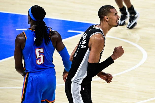 NBA, Basketball Herren, USA West Conference Finals Game 7 - San Antonio Spurs at Oklahoma City Thunder San Antonio Spurs forward center Victor Wembanyama (R) celebrates during game 7 of the NBA West Conference Finals between Oklahoma City Thunder and San Antonio Spurs in Oklahoma City, Oklahoma, USA, 30 May 2026. Oklahoma City United States  Copyright: xGERALDxLEONGx