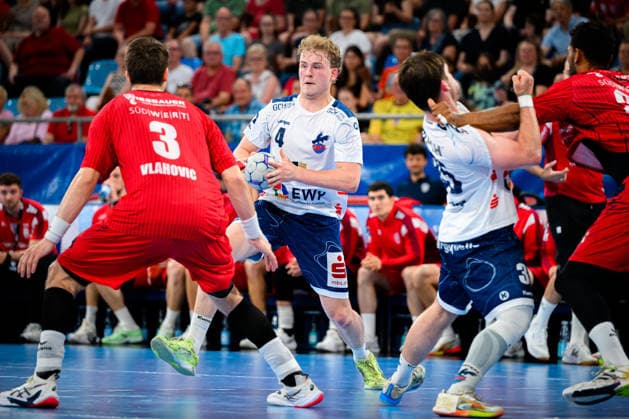 Bietigheim HBL 25 26 SG BBM Bietigheim VfL Potsdam v li Nikola Vlahovic Bietigheim , William Reichardt Potsdam Bietigheim Bissingen Egetrans Arena Baden Württemberg Germany