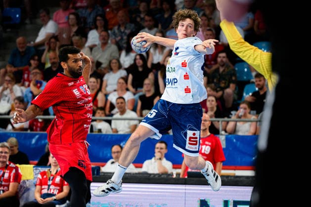 Bietigheim HBL 25 26 SG BBM Bietigheim VfL Potsdam v li Djibril M™Bengue Bietigheim , Rune Laskowski Potsdam Bietigheim Bissingen Egetrans Arena Baden Württemberg Germany