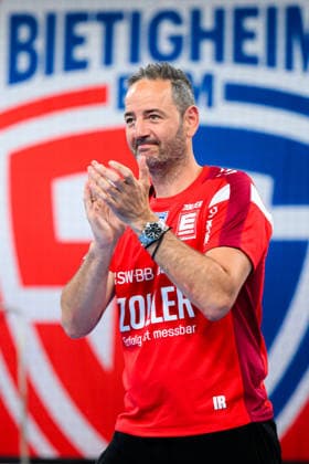 Bietigheim HBL 25 26 SG BBM Bietigheim VfL Potsdam Coach Iker Romero Bietigheim Bietigheim Bissingen Egetrans Arena Baden Württemberg Germany