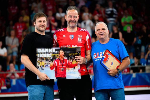 Bietigheim HBL 25 26 SG BBM Bietigheim VfL Potsdam from left Managing Director Bastian Spahlinger, Coach Iker Romero Bietigheim , Chairman Achim Off Bietigheim Bissingen Egetrans Arena Baden Württemberg Germany