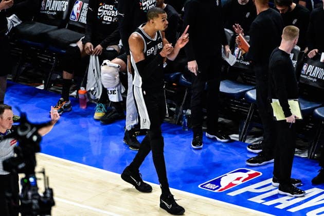 NBA, Basketball Herren, USA West Conference Finals Game 7 - San Antonio Spurs at Oklahoma City Thunder San Antonio Spurs forward center Victor Wembanyama (C) gestures after a foull during game 7 of the NBA West Conference Finals between Oklahoma City Thunder and San Antonio Spurs in Oklahoma City, Oklahoma, USA, 30 May 2026. Oklahoma City United States  Copyright: xGERALDxLEONGx
