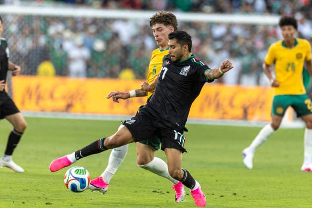May 30, 2026, Pasadena, California, USA: Australia s Cameron Devlin (17) and Mexico s Johan Vasquez (5) vie for the ball during a MexTour Sendoff Match at Rose Bowl on Saturday, May 30, 2026 in Pasadena, Calif. MexTour Sendoff Match: Mexico Vs Australia  - ZUMAc68_ 20260530_zaf_c68_018 Copyright: xRingoxChiux