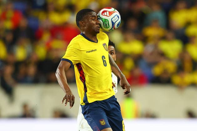 HARRISON, NJ - MAY 30: Denni Castillo 6 of Ecuador controls the ball during the first half of the pre 2026 FIFA World Cup, WM, Weltmeisterschaft, Fussball Friendly game against Saudi Arabia on May 30, 2026 at Sports Illustrated Stadium in Harrison, New Jersey. (Photo by Rich Graessle Icon Sportswire) SOCCER: MAY 30 Ecuador vs Saudi Arabia EDITORIAL USE ONLY Icon26053026242