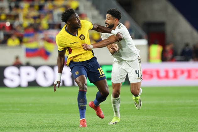 HARRISON, NJ - MAY 30: Jordy Caicedo 16 of Ecuador and Abdulelah Alamri 4 of Saudi Arabia battle for the ball during a game between the Ecuador and Saudi Arabia in a game prior to the World Cup at Sports Illustrated Stadium on May 30, 2026 in Harrison, New Jersey. (Photo by Andrew Mordzynski Icon Sportswire) SOCCER: MAY 30 Ecuador vs Saudi Arabia EDITORIAL USE ONLY Icon2605307914266