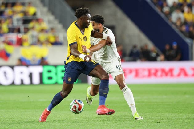 HARRISON, NJ - MAY 30: Jordy Caicedo 16 of Ecuador and Abdulelah Alamri 4 of Saudi Arabia battle for the ball during a game between the Ecuador and Saudi Arabia in a game prior to the World Cup at Sports Illustrated Stadium on May 30, 2026 in Harrison, New Jersey. (Photo by Andrew Mordzynski Icon Sportswire) SOCCER: MAY 30 Ecuador vs Saudi Arabia EDITORIAL USE ONLY Icon2605307914267