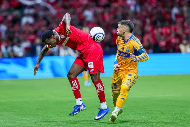 CONCACAF CHAMPIONS CUP 2026 CONCACAF CHAMPIONS CUP 2026 TOLUCA VS TIGRES UANL 30052026 TOLUCA, ESTADO DE MEXICO Action photo of Helihno L of Diablos Rojos del Toluca and Fernando Gorriaran R of Tigres UANL, during title game of the CONCACAF Champions Cup 2026 at the Estadio Nemesio Diez of Toluca, Estado de Mexico, Mexico Action photo of Helihno L of Diablos Rojos del Toluca and Fernando Gorriaran R of Tigres UANL, during title game of the CONCACAF Champions Cup 2026, held at the Estadio Nemesio Diez of Toluca, Estado de Mexico, Mexico against Tigres UANL Photo by IMAGENSHOP AGENCIA FOTOGRAFICA TOLUCA ESTADO DE MEXICO MEXICO Copyright: xIMAGENSHOPxAGENCIAxFOTOGRAFICAx