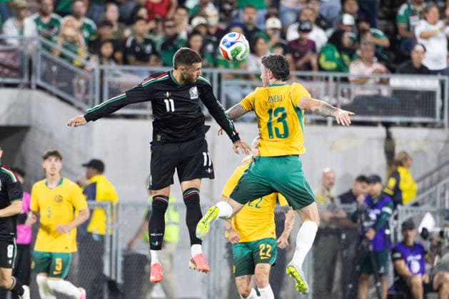 May 30, 2026, Pasadena, California, USA: MexicoÃ¢â‚¬â ¢s Santiago Gimenez (11) and Australia s Aiden O Neill (13) vie for the ball during a MexTour Sendoff Match at Rose Bowl on Saturday, May 30, 2026 in Pasadena, Calif. MexTour Sendoff Match: Mexico 1:0 Australia  - ZUMAc68_ 20260530_zaf_c68_023 Copyright: xRingoxChiux