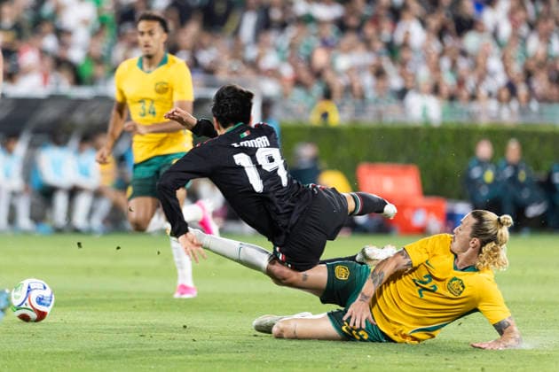 May 30, 2026, Pasadena, California, USA: MexicoÃ¢â‚¬â ¢s Gilberto Mora (19) and Australia s Jackson Irvine (22) vie for the ball during a MexTour Sendoff Match at Rose Bowl on Saturday, May 30, 2026 in Pasadena, Calif. MexTour Sendoff Match: Mexico 1:0 Australia  - ZUMAc68_ 20260530_zaf_c68_040 Copyright: xRingoxChiux