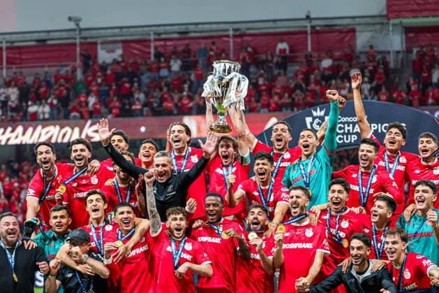 CONCACAF CHAMPIONS CUP 2026 CONCACAF CHAMPIONS CUP 2026 TOLUCA VS TIGRES UANL 30052026 TOLUCA, ESTADO DE MEXICO Action photo of players of Diablos Rojos del Toluca, celebrating with the champions trophy during title game of the CONCACAF Champions Cup 2026 against Tigres UANL, at the Estadio Nemesio Diez of Toluca, Estado de Mexico, Mexico Action photo of Diablos Rojos del Toluca players, celebrating with the champions trophy during title game of the CONCACAF Champions Cup 2026 against Tigres UANL, at the Estadio Nemesio Diez of Toluca, Estado de Mexico, Mexico Photo by IMAGENSHOP AGENCIA FOTOGRAFICA TOLUCA ESTADO DE MEXICO MEXICO Copyright: xIMAGENSHOPxAGENCIAxFOTOGRAFICAx