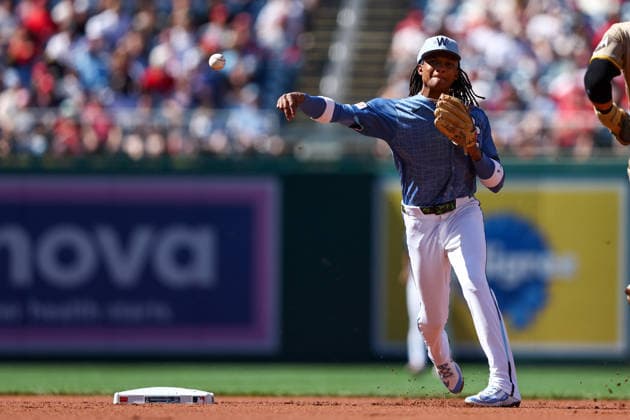 May 30, 2026, Washington D.C, District Of Columbia, United States: Washington, DC; Washington Nationals shortstop CJ Abrams (5) throws to first base to complete the double play during the Major League Baseball game between the Washington Nationals and the San Diego Padres at Nationals Park on Saturday, May 30, 2026. The Nationals beat the Padres 9-4. Washington D.C United States - ZUMAp258 20260530_znp_p258_006 Copyright: xStevexPrakopex
