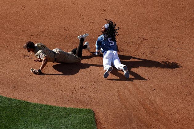 May 30, 2026, Washington D.C, District Of Columbia, United States: Washington, DC; Washington Nationals shortstop CJ Abrams (5) reacts to being kicked at second base during the Major League Baseball game between the Washington Nationals and the San Diego Padres at Nationals Park on Saturday, May 30, 2026. The Nationals beat the Padres 9-4. Washington D.C United States - ZUMAp258 20260530_znp_p258_019 Copyright: xStevexPrakopex