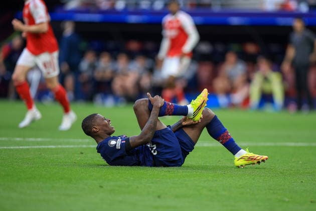Paris Saint-Germain v Arsenal, Champions League, Final INJURY Paris Saint-Germain Defender Nuno Mendes (25) during the Champions League Final match between Paris Saint-Germain and Arsenal at Puskas Arena Park, Budapest, Hungary on 30 May 2026. Budapest Puskas Arena Park Hungary Editorial use only , Copyright: xChrisxFoxwellx PSI-24308-0246
