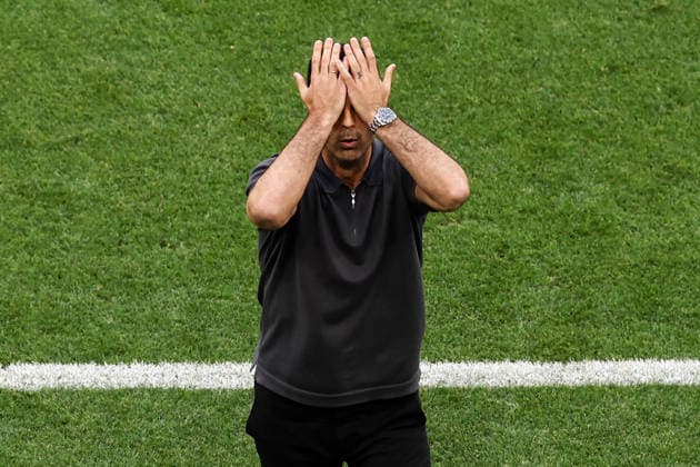 Arsenal gegen PSG 30. Mai 2026, Budapest UEFA Champions League-Finale Arsenal gegen Paris Saint Germain Arsenal-Trainer Mikel Arteta reagiert Foto Jacques Feeney Abseits Budapest Ungarn  Copyright: xJacquesxFeeneyx xOffsidexOffside