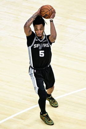 NBA, Basketball Herren, USA West Conference Finals Game 7 - San Antonio Spurs at Oklahoma City Thunder San Antonio Spurs guard Stephon Castle looks to pass during Game 7 of the NBA West Conference Finals between Oklahoma City Thunder and San Antonio Spurs in Oklahoma City, USA, 30 May 2026 (issued 31 May 2026). Oklahoma City United States  Copyright: xGERALDxLEONGx
