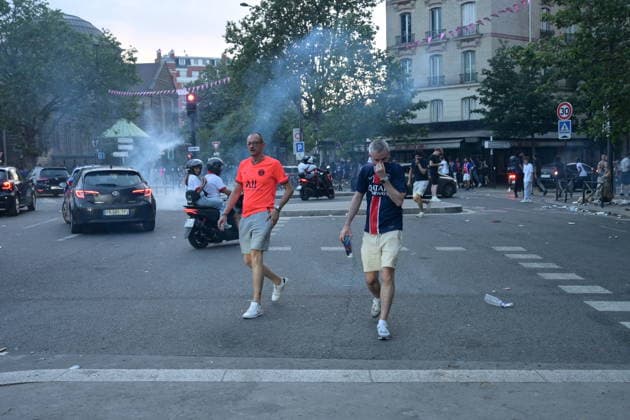 PSG fans clash with police in Paris during UEFA Champions League victory celebrations PARIS, FRANCE - MAY 30: Paris Saint-Germain (PSG) supporters clash with police during celebrations following the team s UEFA Champions League victory in Paris, France on May 30, 2026. While thousands gathered to mark the win, groups of fans engaged in unrest, leading to property damage, fires, and clashes with law enforcement. Mohamad Salaheldin Abdelg Alsayed Anadolu Paris France. Editorial use only. Please get in touch for any other usage.  Copyright: x2026xAnadoluxMohamadxSalaheldinxAbdelgxAlsayedx