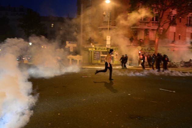 PSG fans clash with police in Paris during UEFA Champions League victory celebrations PARIS, FRANCE - MAY 30: Paris Saint-Germain (PSG) supporters clash with police during celebrations following the team s UEFA Champions League victory in Paris, France on May 30, 2026. While thousands gathered to mark the win, groups of fans engaged in unrest, leading to property damage, fires, and clashes with law enforcement. Mohamad Salaheldin Abdelg Alsayed Anadolu Paris France. Editorial use only. Please get in touch for any other usage.  Copyright: x2026xAnadoluxMohamadxSalaheldinxAbdelgxAlsayedx