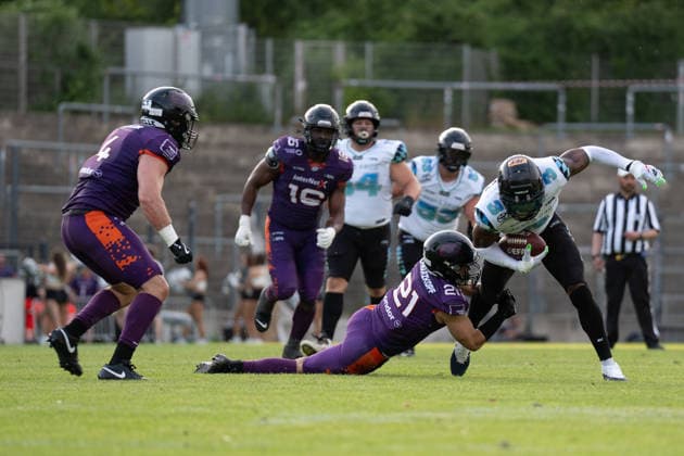 30 05 2026, xhfmx, American Football EFA European Football Alliance, Frankfurt Galaxy Munich Ravens v l Finn Schwarzkopf Frankfurt Galaxy, 21 , Malik Stanley Munich Ravens, 3 DFL DFB REGULATIONS PROHIBIT ANY USE OF PHOTOGRAPHS as IMAGE SEQUENCES and or QUASI VIDEO Frankfurt am Main