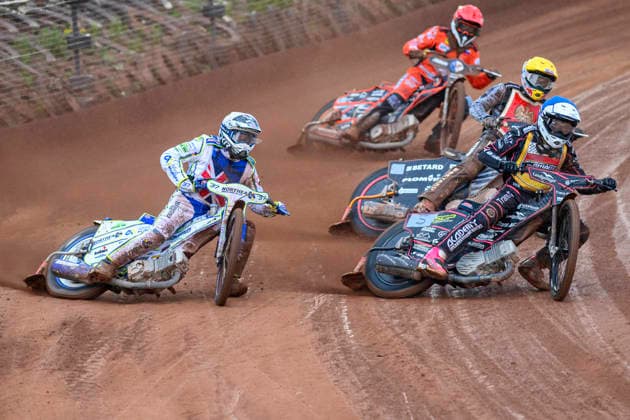 Speedway GP Qualifying Round 3 Chris Harris of Great Britain in white rides outside Kai Huckenbeck of Germany in blue, with Maciej Janowski of Poland in yellow and Sven Cerjak of Slovenia in red behind, during the Speedway GP Qualifying Round 3 at Allied Ashfield Stadium in Glasgow, on May 30, 2026. Scunthorpe Lincolnshire United Kingdom  Copyright: xMIxNewsx originalFilename:fletcher-speedway260530_npyP3.jpg