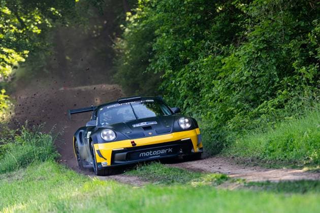 30 05 2026, GER, Motorsport Rallyesport, Maenner Frauen, Saison 2026, 61 RSC Rallye Wartburg RSC Rallye Super Cup powered by Carunion org MC Eisenach Team Motopark RUMPFKEIL, Timo DEU BERG, H DEU Porsche 911 Rally GT On Saturday afternoon, the drivers entered the final special stage Flachsgrund powered by Formella Bau GmbH 99817 Eisenach Festplatz Spicke Thüringen Germany