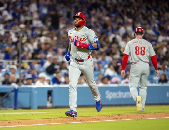 May 30, 2026, Los Angeles, California, USA: Philadelphia Phillies, Edmundo Sosa runs the bases after after hitting a 2 run home run against the Los Angeles Dodgers at Dodgers Stadium on Saturday, May 30, 2026, in Los Angeles. The Philadelphia Phillips won the game 4-3. Los Angeles USA - ZUMAa60_ 0857956176st Copyright: xArmandoxArorizox